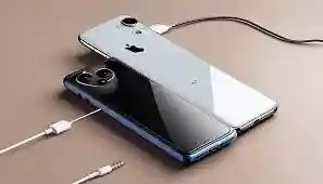 Why is the Unplugged Phone Look like a IPhone
